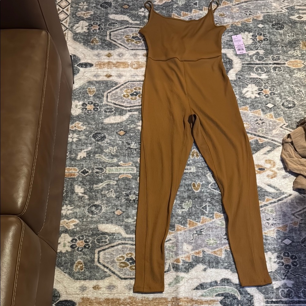 Seamless bodysuit. (New)
